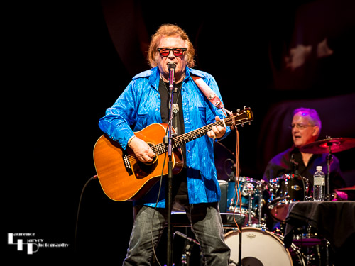 Don McLean on vocals & guitar