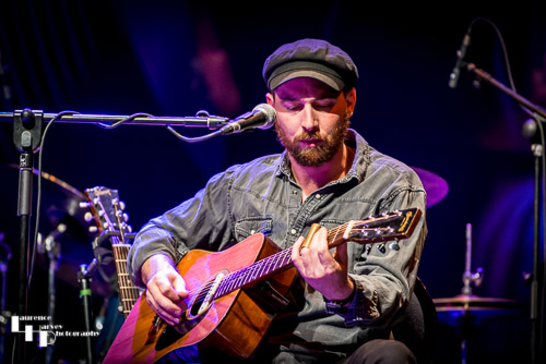 Joe Wilkins on guitar & backing vocals