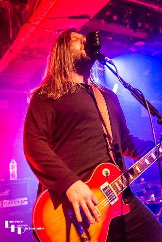 Tristan Thomas on vocals & guitar