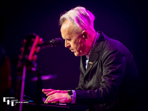 Howard Jones on vocals & keys