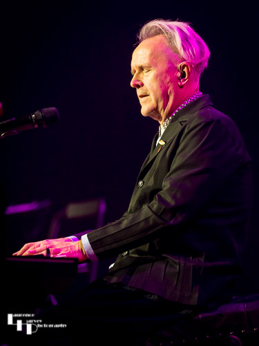 Howard Jones on vocals & keys