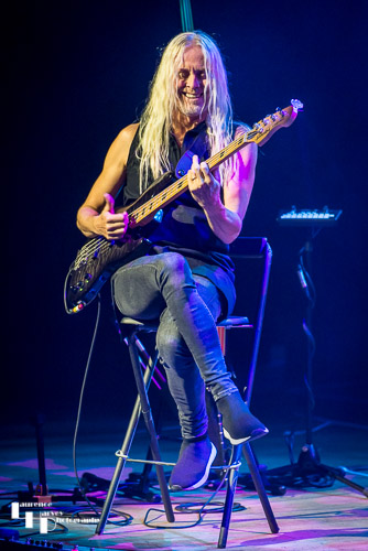 Nick Beggs on bass