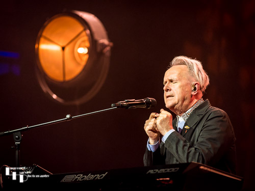 Howard Jones on vocals & keys