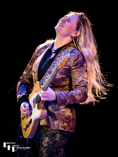 Joanne Shaw Taylor on vocals & guitar. Used in Rock & Blues Muse online review