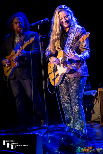 Joanne Shaw Taylor on vocals & guitar