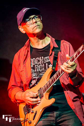 Tony Qunta on guitar