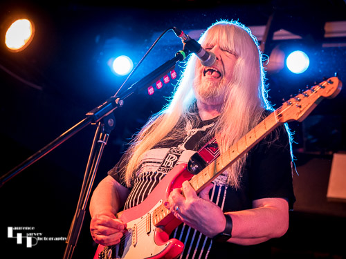 Andy Scott on guitar & vocals
