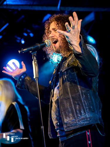 Paul Manzi on vocals