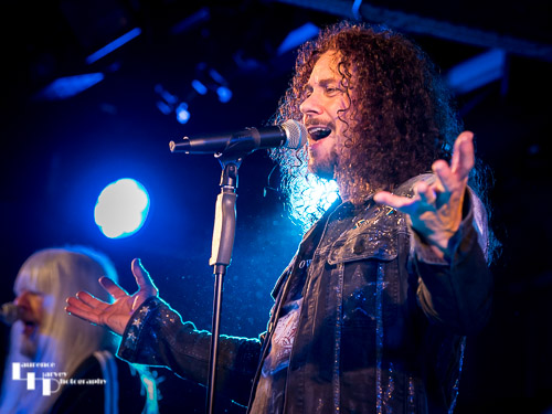 Paul Manzi on vocals