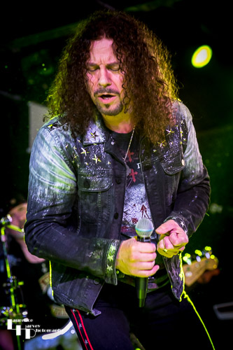 Paul Manzi on vocals