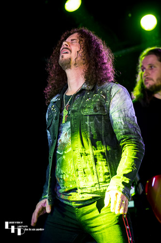 Paul Manzi on vocals