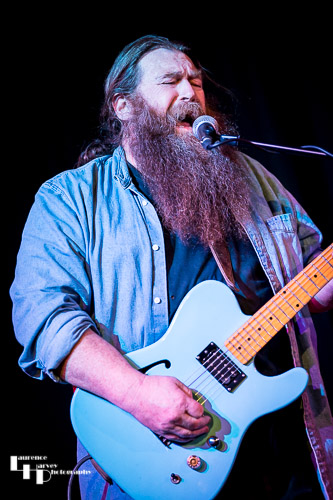 Christy O'Hanlon on vocals & guitar