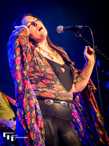 Caitlin Krisko on vocals