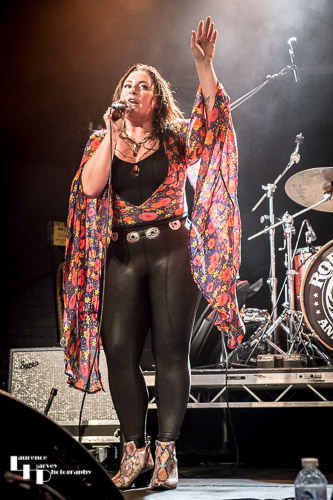 Caitlin Krisko on vocals