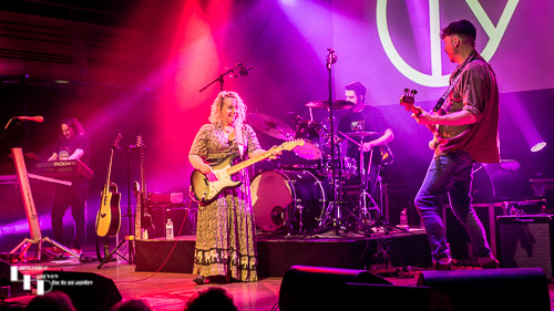 Chantel McGregor & her band on stage at The Apex