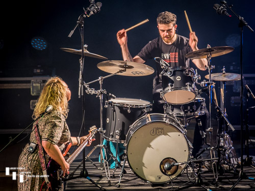 Chantel McGregor on vocals & guitar, Tom Gardner on drums