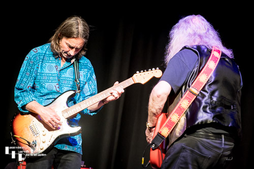 Dave Thomas & Andy Clouting on guitar