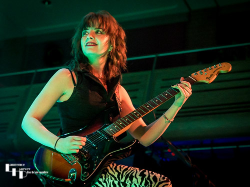 Mollie McGinn on vocals & guitar