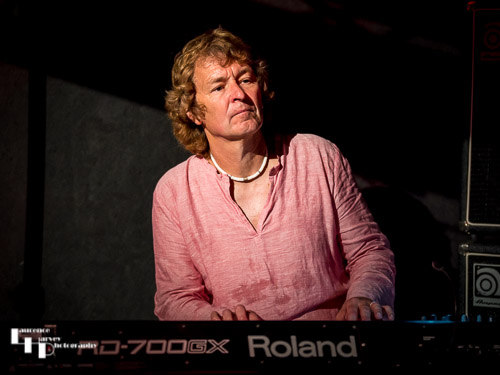Ian Cook on keys