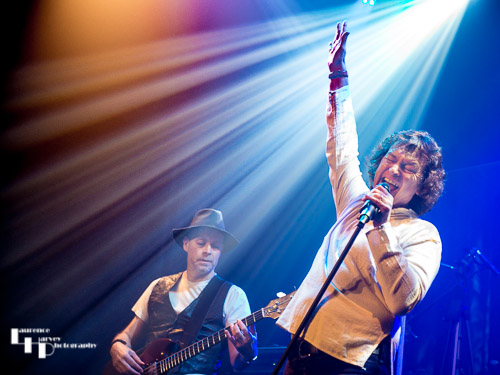 Ian Cook on vocals & Rob Scholes on bass