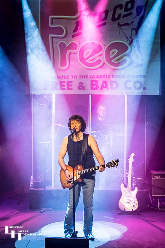 Ian Cook on vocals & guitar