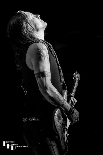 Søren Andersen on guitar