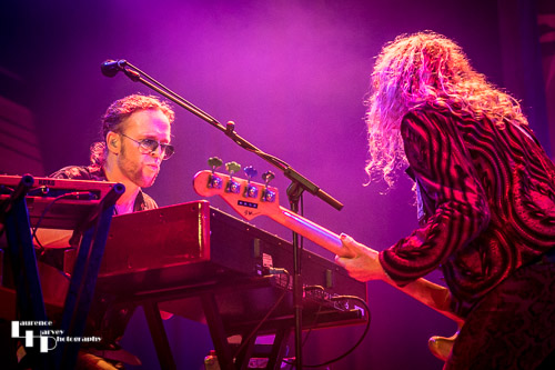 Glenn Hughes on vocals & bass, Bob Fridzema on keys