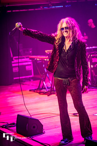 Glenn Hughes on vocals & bass
