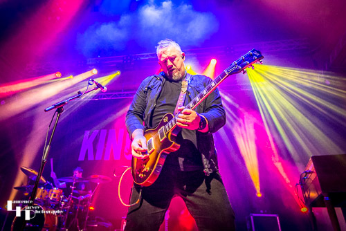Stevie Nimmo on guitar