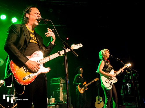 Samantha Fish & Jesse Dayton on vocals & guitar