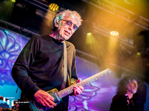 Steve Hillage on guitar