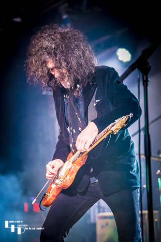 Kavus Torabi on guitar