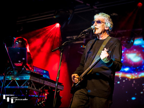 Steve Hillage on guitar & vocals
