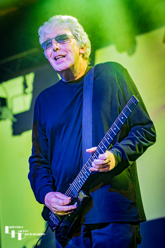 Steve Hillage on guitar