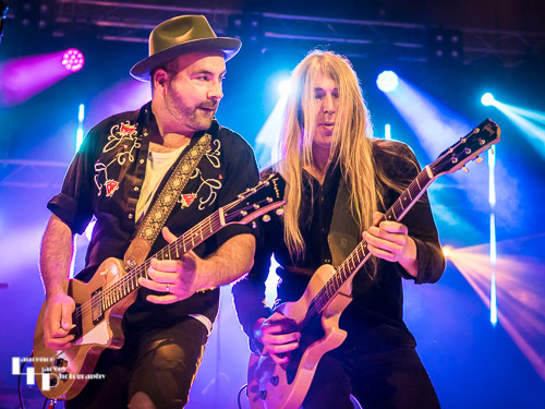 The Sinners - Neil Ivison on guitar & vocals, Sam Wood on guitar