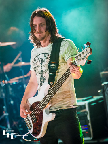 Scarlet Rebels - Carl Oag on bass