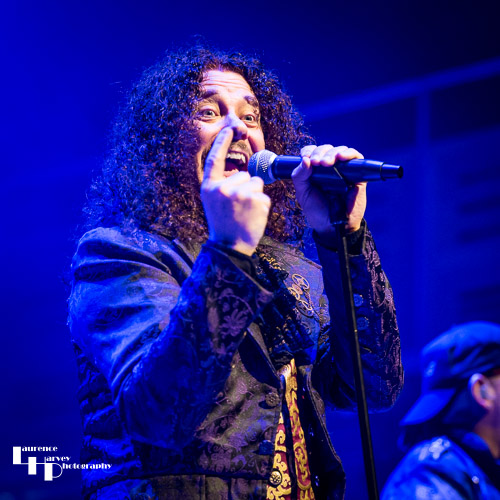 Paul Manzi on vocals