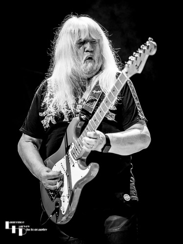 Andy Scott on guitar