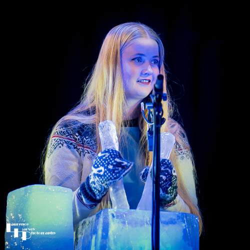 Amalie Holt Kleive on vocals & ice percussion