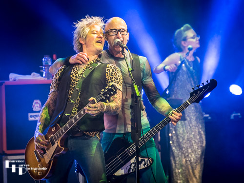 Leigh Marklew on bass, Mark Yates on guitar