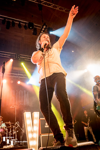 Tony Wright on vocals