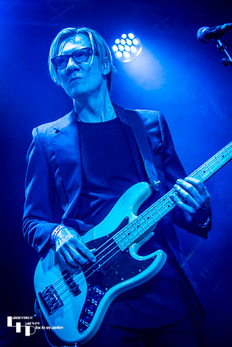 Rick Barrio Dill on bass
