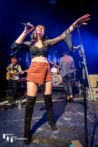 Grace Bond on vocals