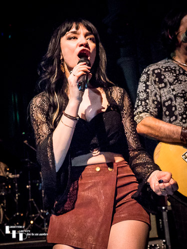 Grace Bond on vocals