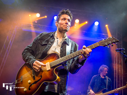 Aynsley Lister on vocals & guitar
