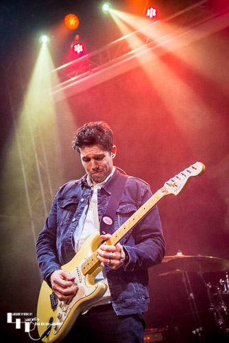 Aynsley Lister on vocals & guitar