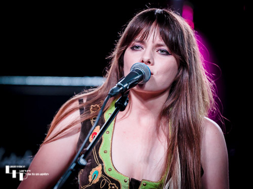 Arielle on vocals & guitar