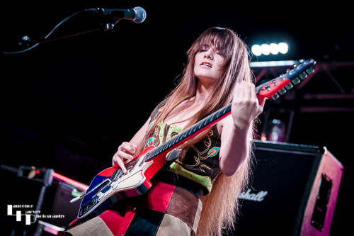 Arielle on vocals & guitar