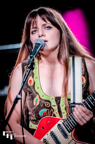 Arielle on vocals & guitar