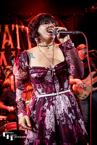 Meghan Parnell on vocals